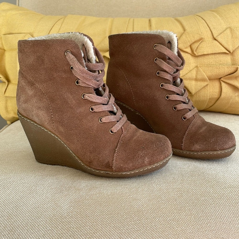 Lord and Taylor Design Lab Wedge Bootie Size 6